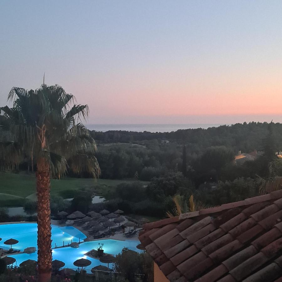 Superbe Villa-Domaine Avec Golf Piscine Et Tennis Saint-Cyr-sur-Mer Esterno foto