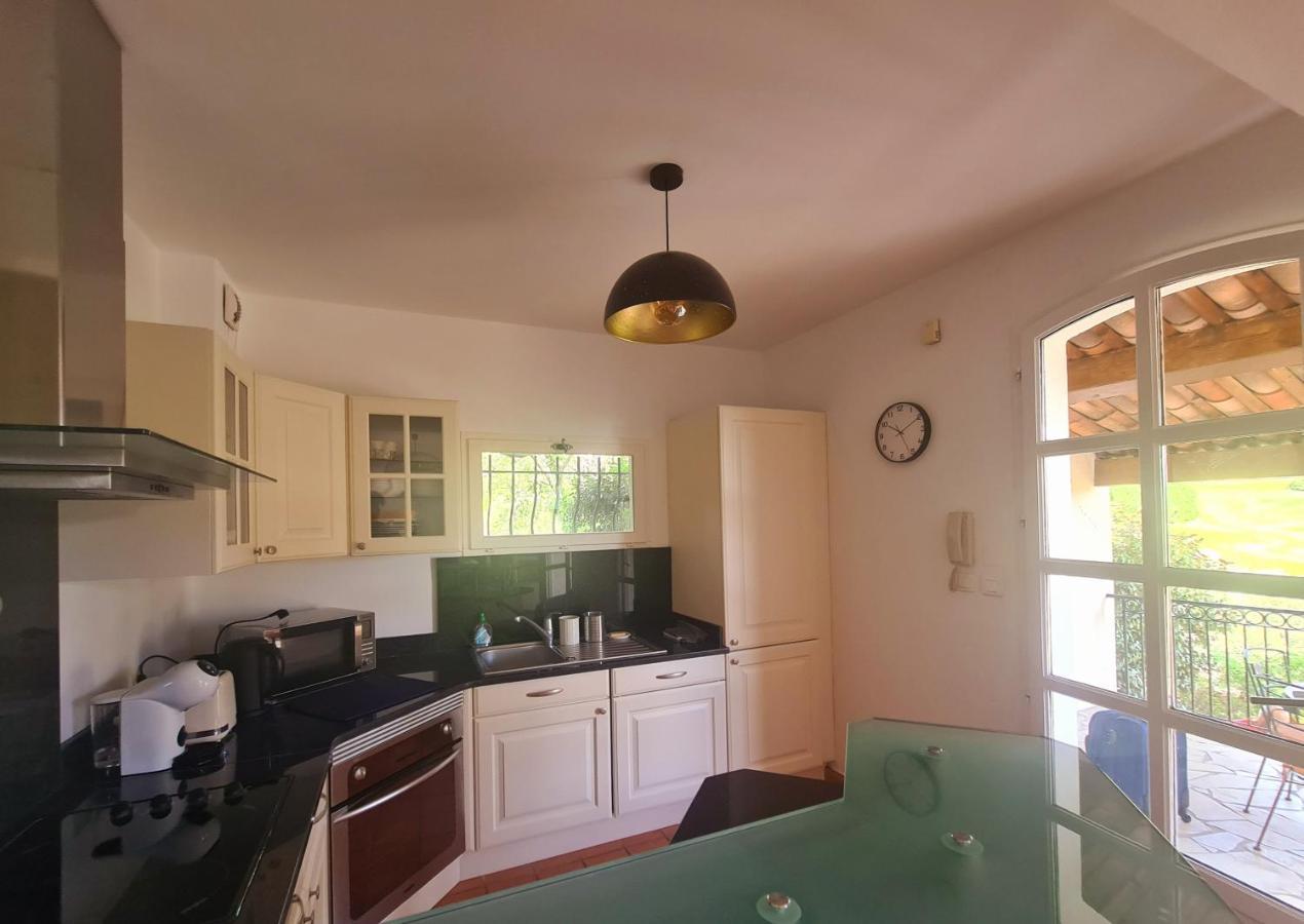 Superbe Villa-Domaine Avec Golf Piscine Et Tennis Saint-Cyr-sur-Mer Esterno foto