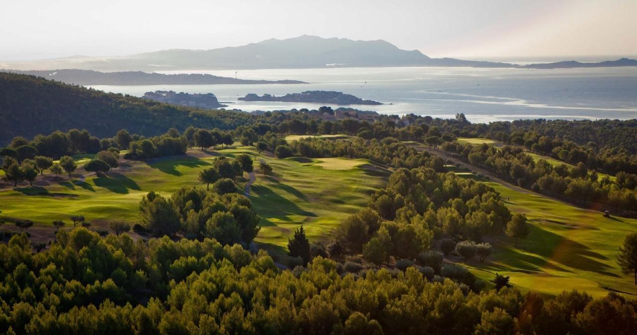 Superbe Villa-Domaine Avec Golf Piscine Et Tennis Saint-Cyr-sur-Mer Esterno foto