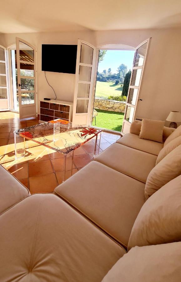 Superbe Villa-Domaine Avec Golf Piscine Et Tennis Saint-Cyr-sur-Mer Esterno foto