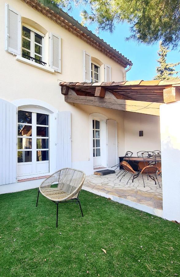 Superbe Villa-Domaine Avec Golf Piscine Et Tennis Saint-Cyr-sur-Mer Esterno foto