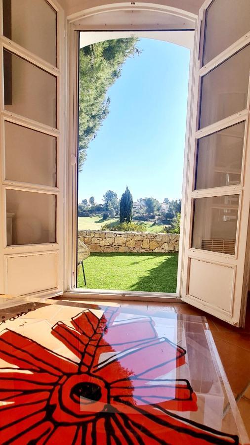 Superbe Villa-Domaine Avec Golf Piscine Et Tennis Saint-Cyr-sur-Mer Esterno foto